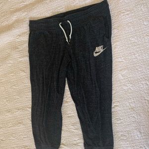 Nike Capri Sweatpants Joggers